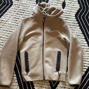 New Nike tech Tan size small